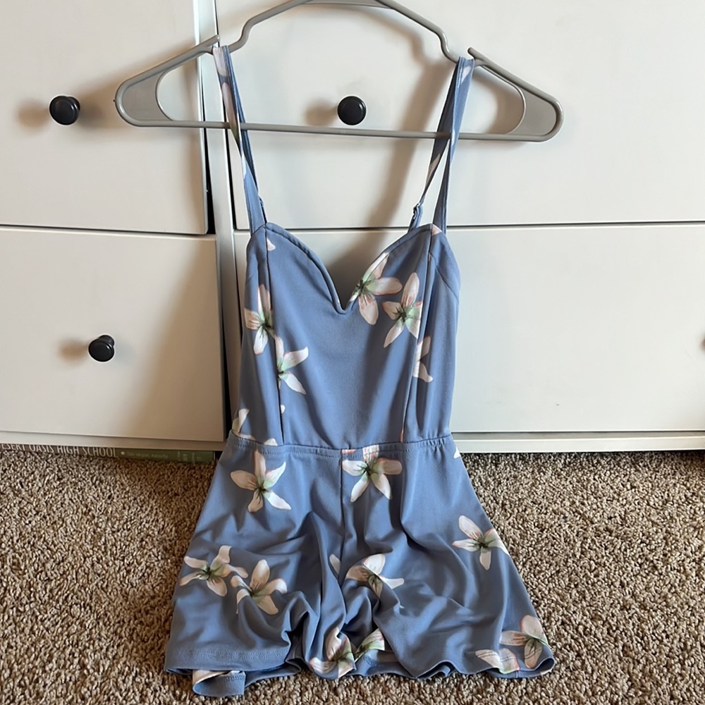 XS AEROPOSTLE ROMBER SHORTS ADJUSTABLE STRAPS BLUE FLORAL